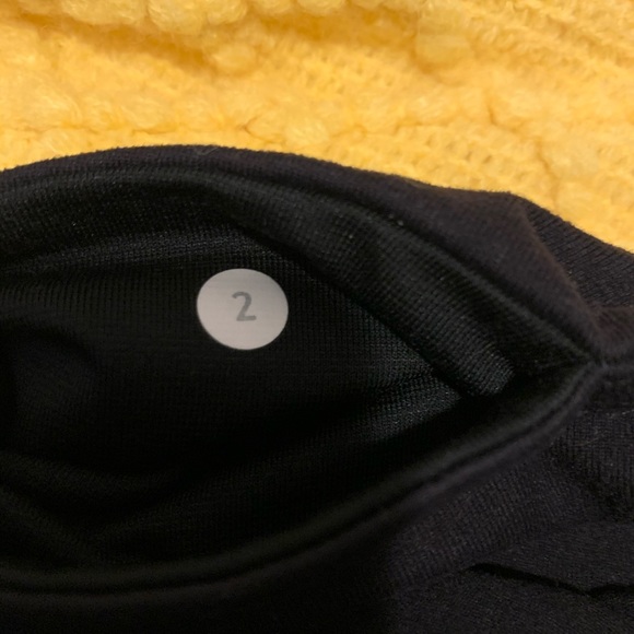 Lulu lemon wonder unders size 2 - Picture 3 of 3